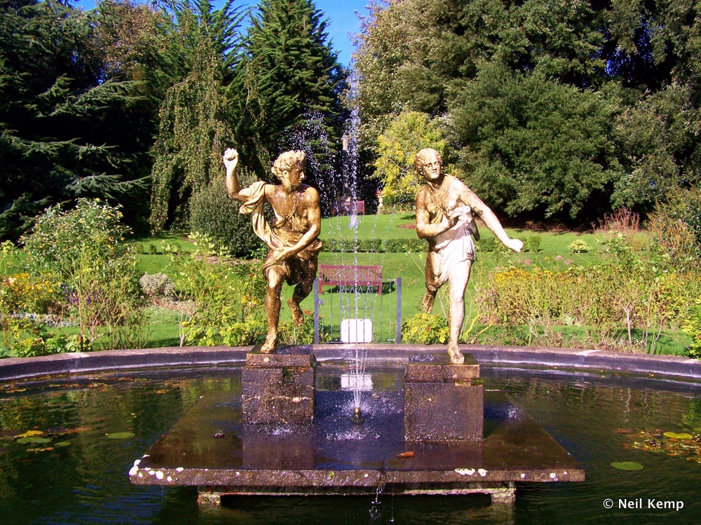 Fountain-Listed-Statues