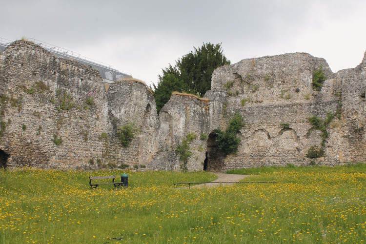 Reading Abbey, Reading, Berkshire. Ruins are all that is left of the once palatial abbey.