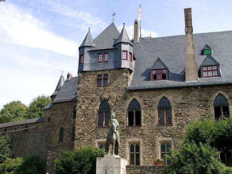 Schloss-Burg-an-der-Wupper-02