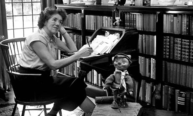 Enid hanging out with Noddy in her study